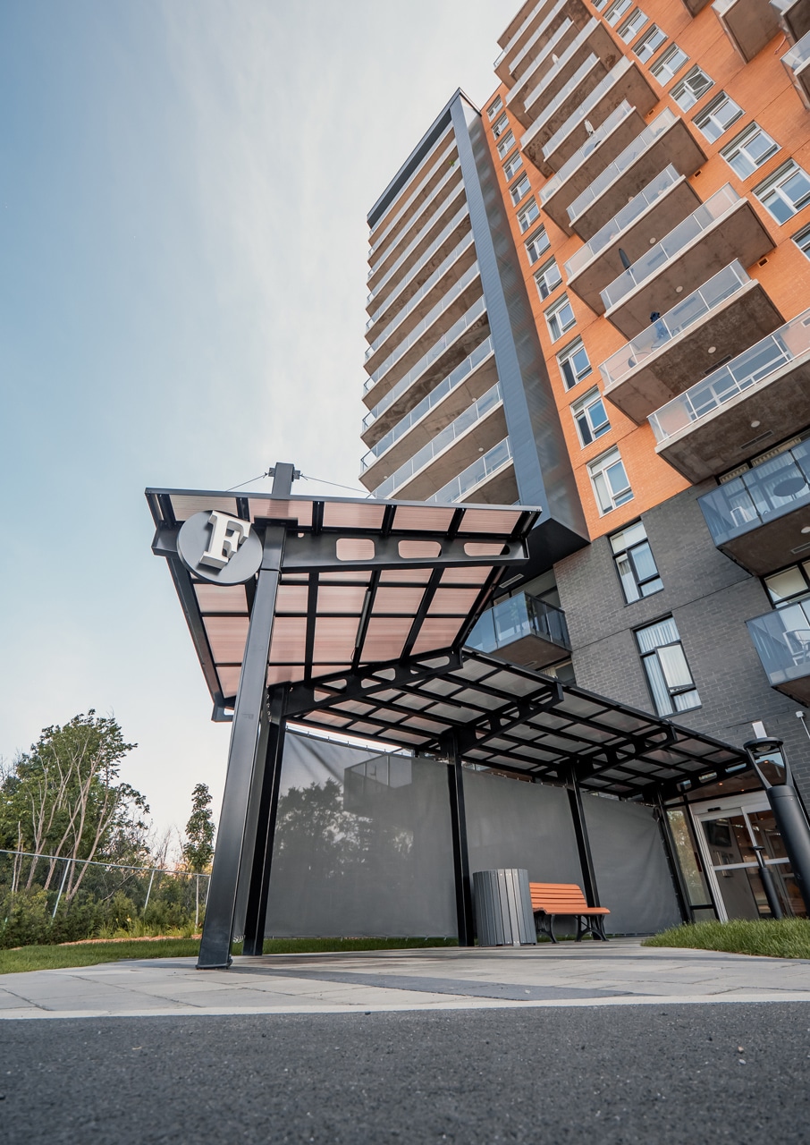 Entrance gate with polycarbonate roof